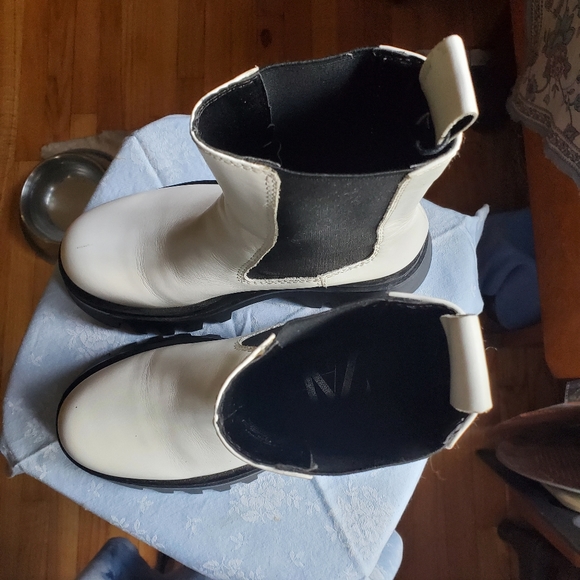 ZARA Chunky Lug Sole Leather Boots White/Black. - Picture 4 of 10